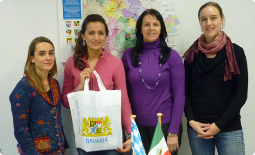 Die erste Praktikantin aus Jalisco (zweite v. li.) und das BAYLAT-Team: Sabine Friebe M.A., Dr. Irma de Melo-Reiners, Carolin Benz M.A. (von li.)